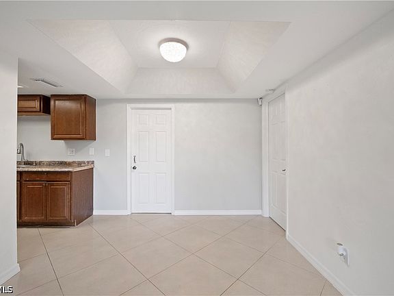 4th image of 9144 Morris Rd