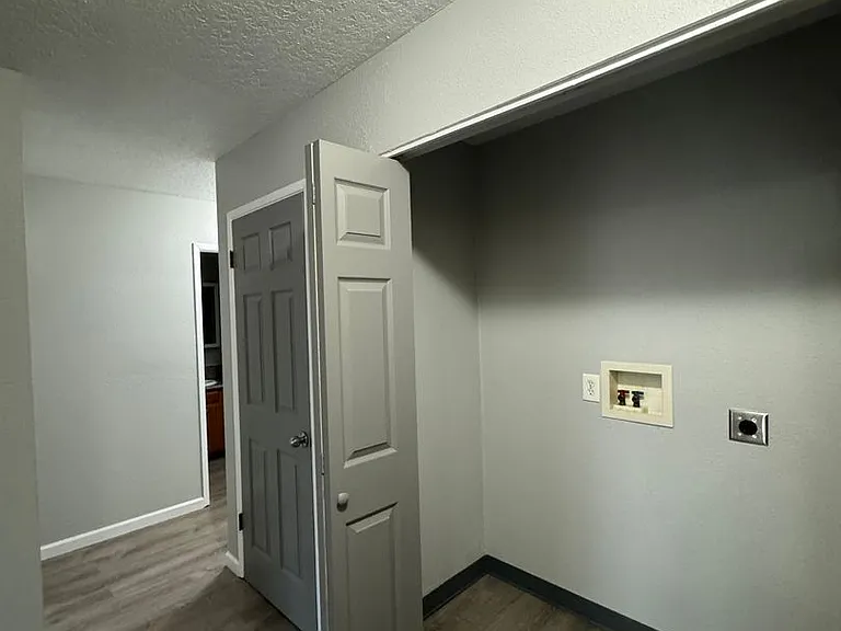 15220 SE Stark St #1-21 — Photo 34