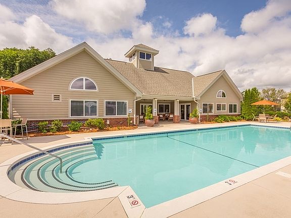 Saltwater Resort-Style Pool with Cabana