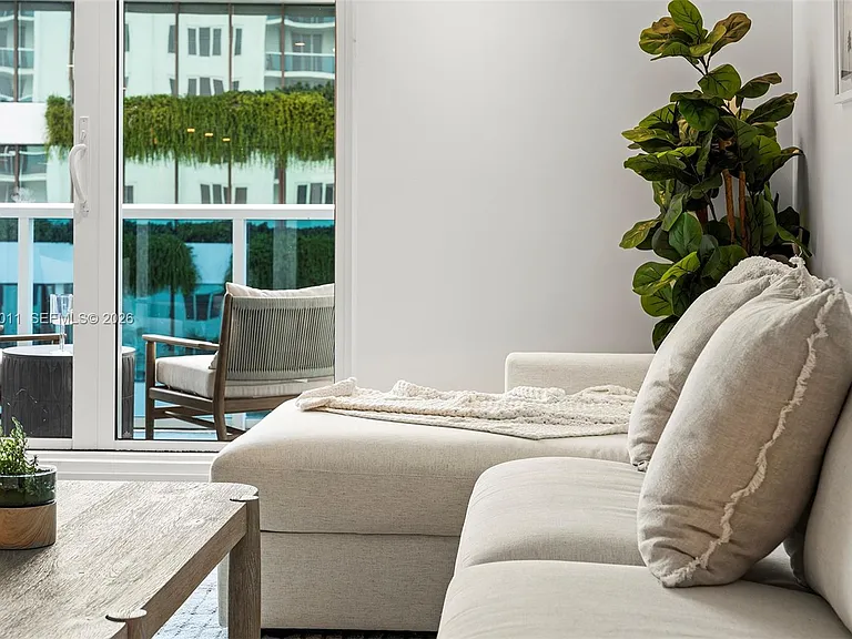 2301 Collins Ave #630 — Photo 9