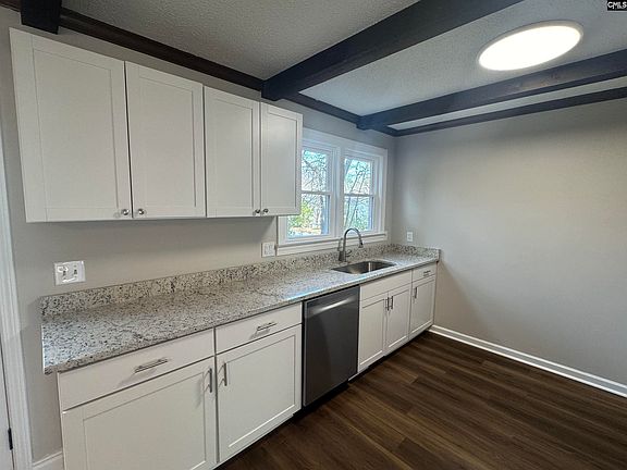 4th image of 157 Shadowpine Rd