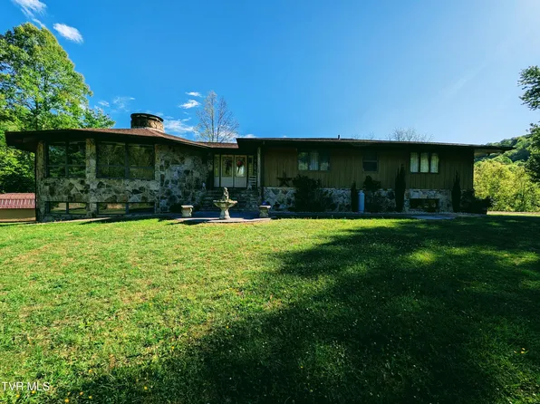 9404 Clintwood Hwy, Pound, VA 24279