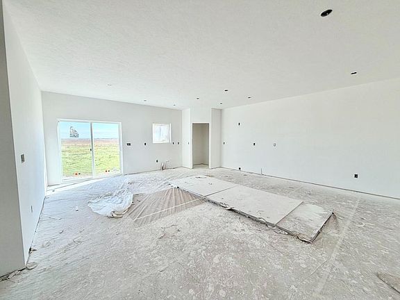 5th image of 155 Mulberry Loop NE