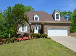 347 Garnet Valley Dr, Inman, SC 29349
