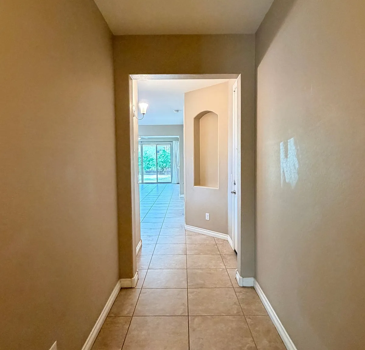 172 East Crescent Place — Photo 2