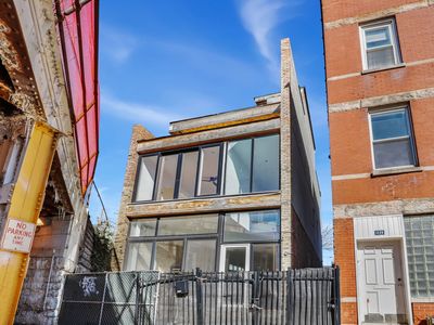 1230 W Augusta Blvd, Chicago, IL, 60642