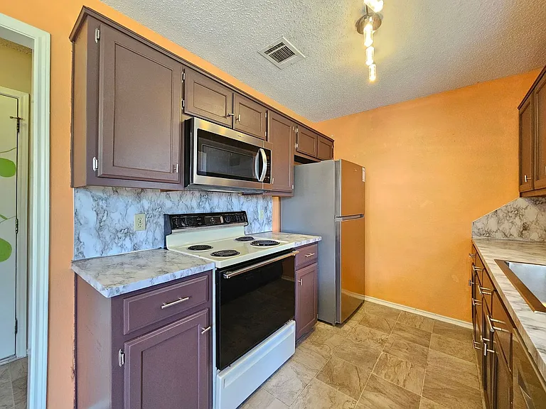 1507 Nina Dr — Photo 12