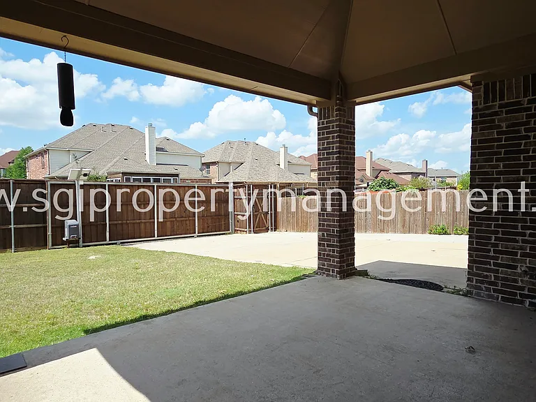 12381 Summertree Dr — Photo 38