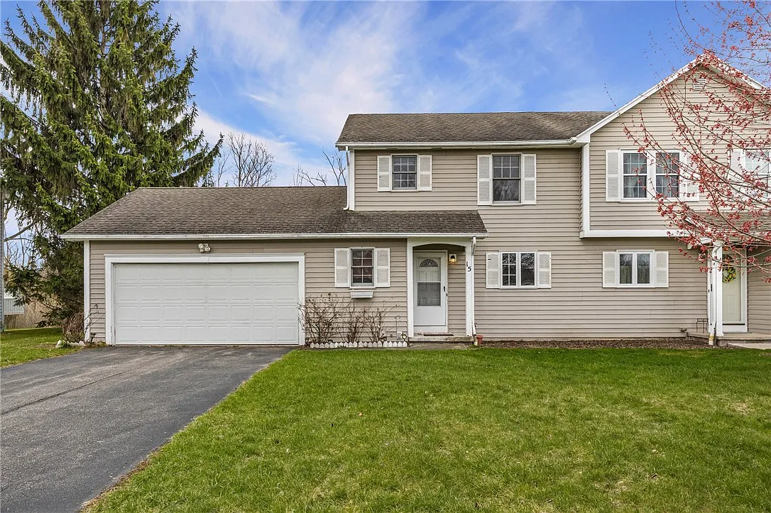 15 Hampton Ln photo 1