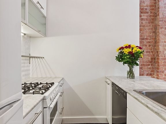 3rd image of 119 W 130th St APT 2