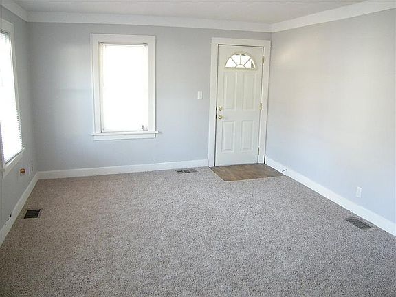 4th image of 1621 Horlacher Ave