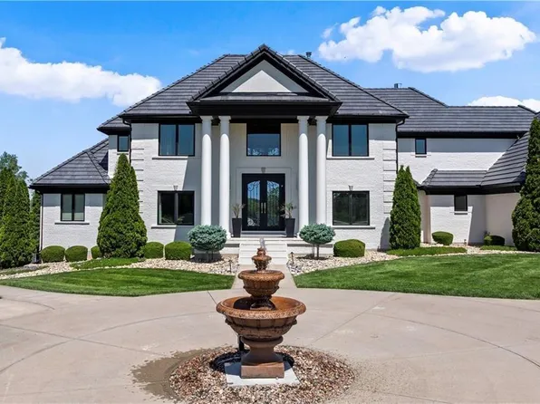 20711 Benson St, Bucyrus, KS 66013