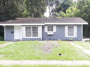 820 E Wilkins St, Angleton, TX 77515