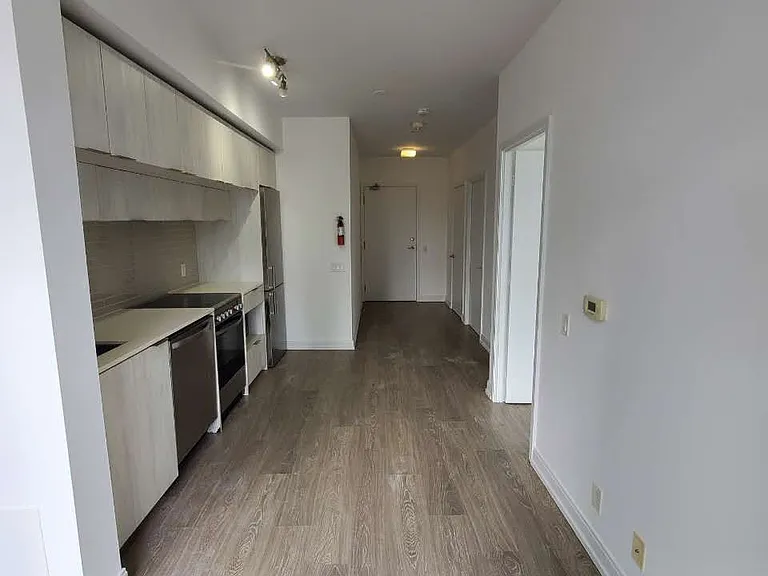 181 Dundas St E #607 — Photo 11