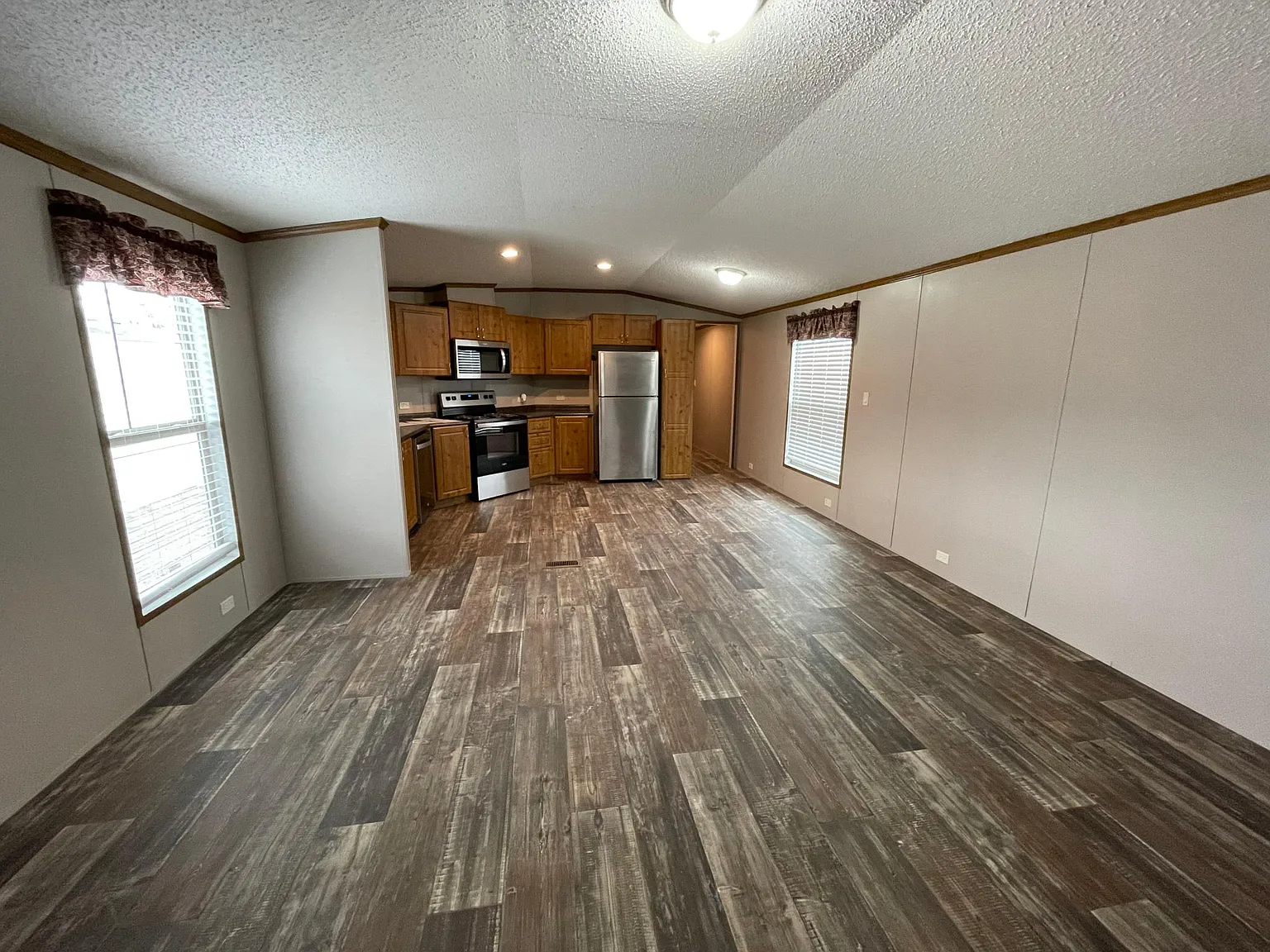 3 bed, 1194 sqft, $1,540 — Photo 2