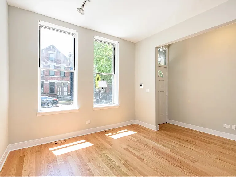 1812 W Cortland St #1F — Photo 3