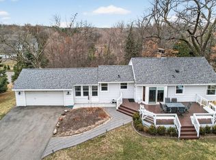 14712 Oakwood Rd, Minnetonka, MN 55345