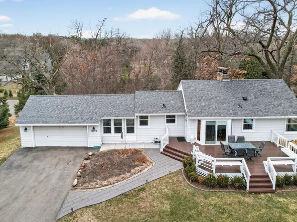 14712 Oakwood Rd, Minnetonka, MN 55345