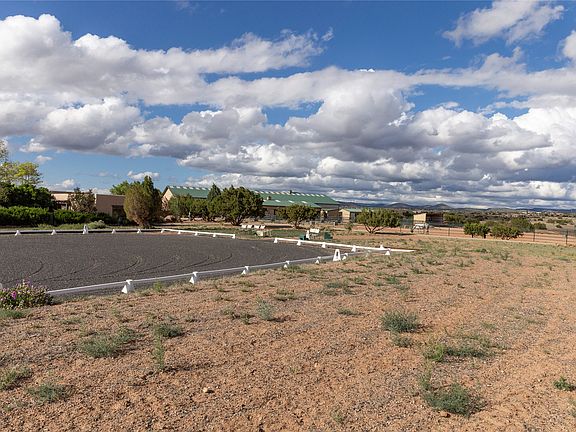 4th image of 277 Spur Ranch Rd