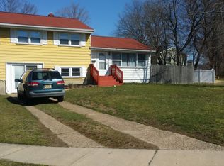 2 Cedarcroft Rd, Gibbsboro, NJ 08026