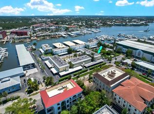 1100 8th Ave S APT 210B, Naples, FL 34102