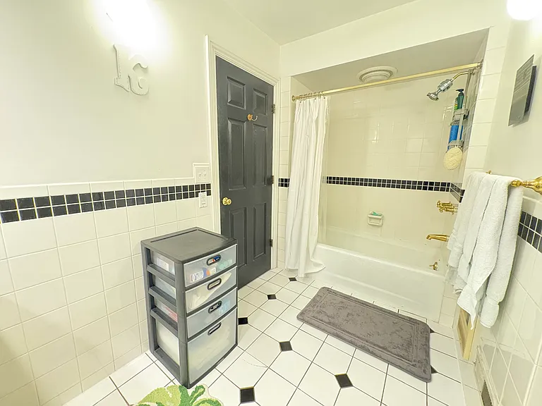 2852 N Southport Ave #2M — Photo 7