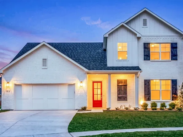 913 Triple Crown Ct, Weatherford, TX 76087