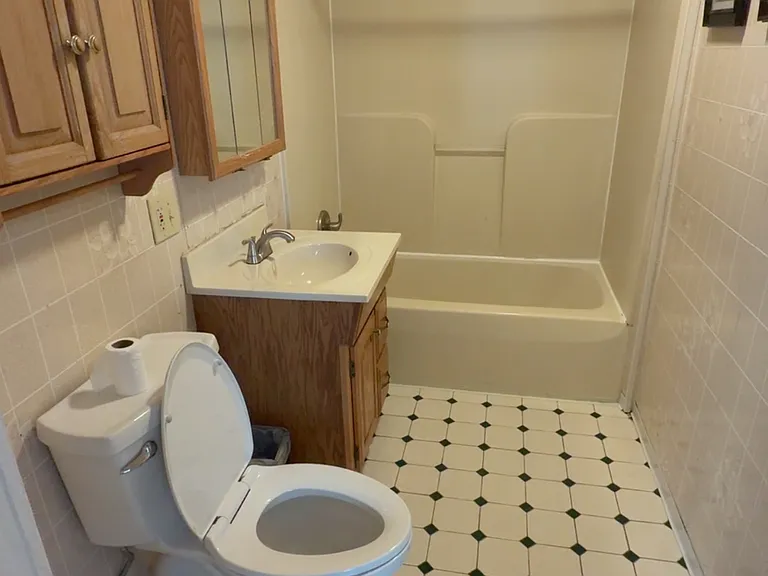 1068 Emerald Ct — Photo 8