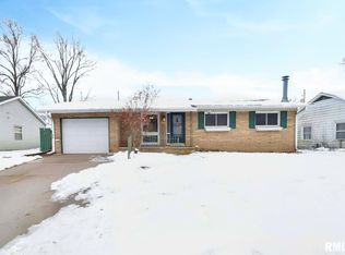 310 Dundee Rd, East Peoria, IL 61611