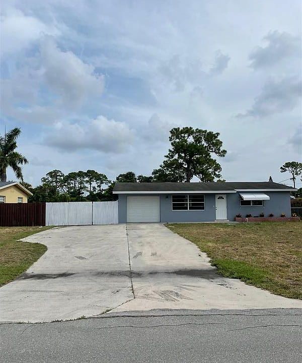1st image of 3945 Park Ln