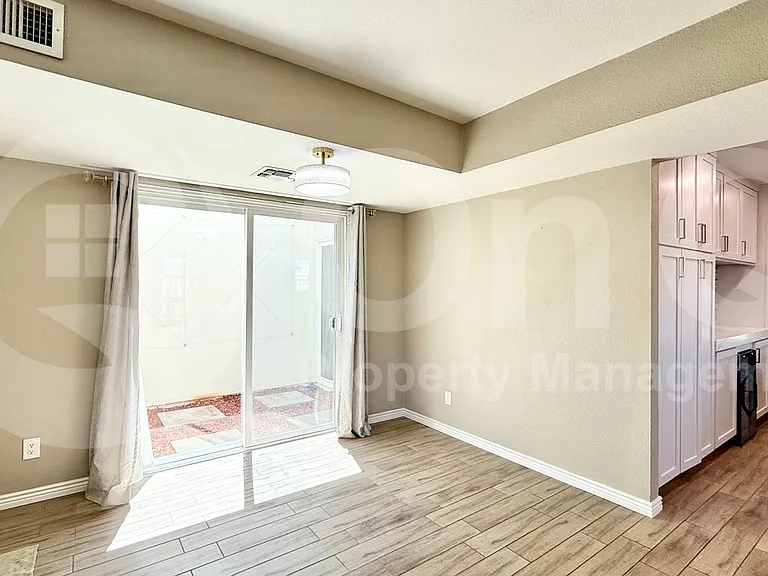 827 N 86th Way — Photo 14