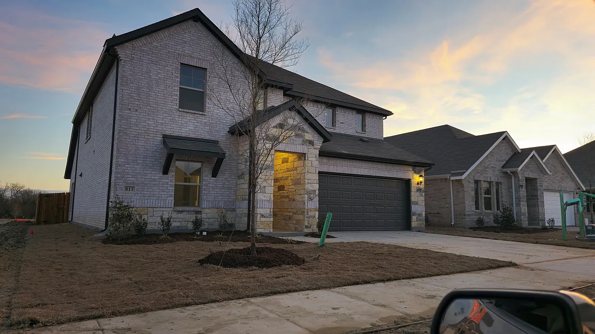 Building Photo - 811 Martell Rd