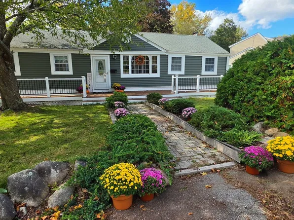 87 Ledgebrook Rd, Weymouth, MA 02190