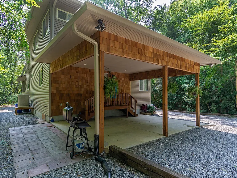Hiawassee Ave — Photo 27