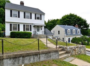 128 Ledgeside Ave, Waterbury, CT 06708