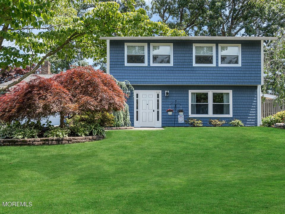 1st image of 949 Green Hill Boulevard