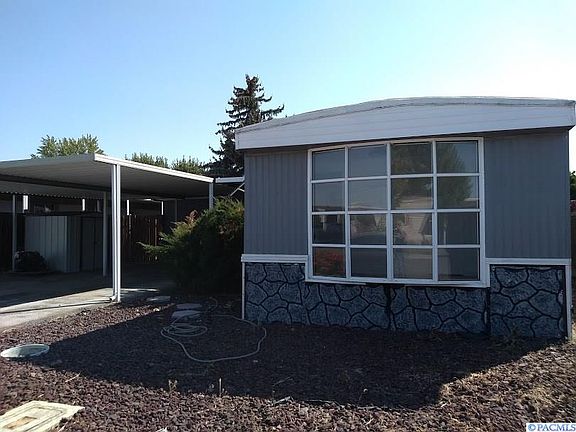 2nd image of 935 Empire Dr