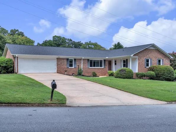 207 Donington Dr, Greenville, SC 29615