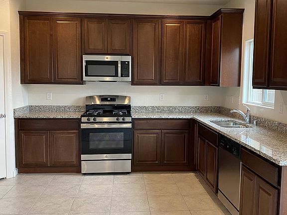 2nd image of 8794 Magic Mirror Ct