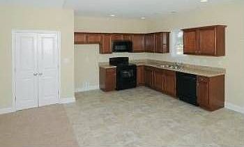 5th image of 140 Sanstone Dr