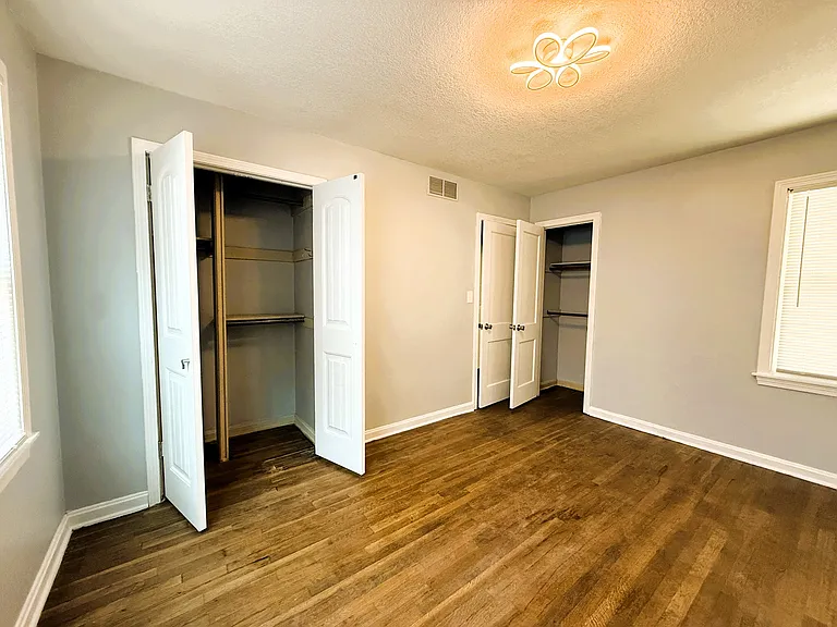 2037 S Laura Ave — Photo 17
