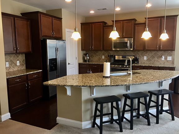 gas cooking/stacked cabinets