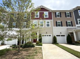 1110 Keydet Dr, Charlotte, NC 28216