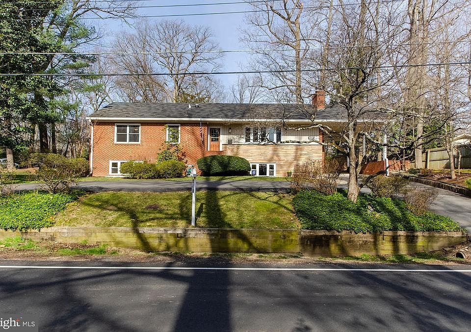 1st image of 6326 Waterway Dr