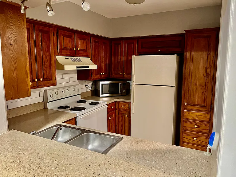4429 Bowser Ave #101 — Photo 24