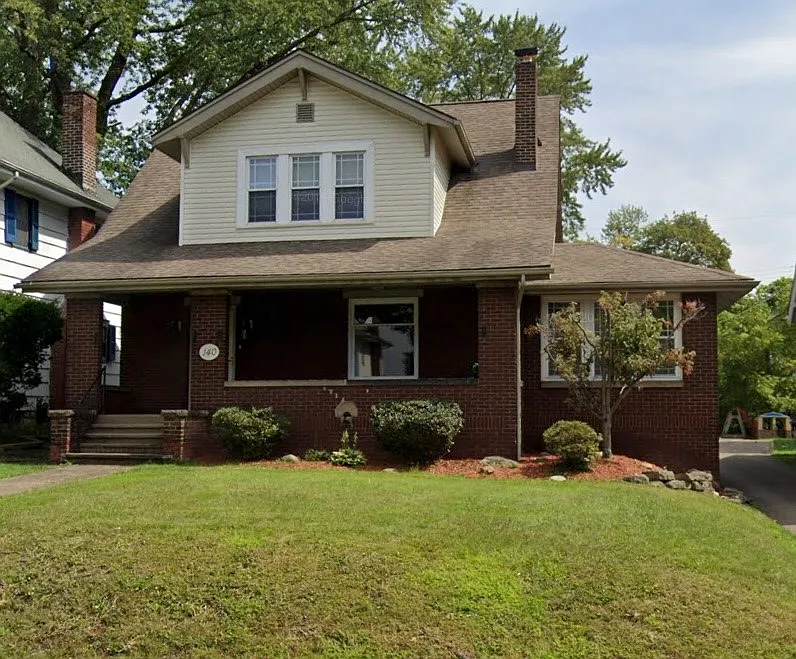140 Case Ave photo 1