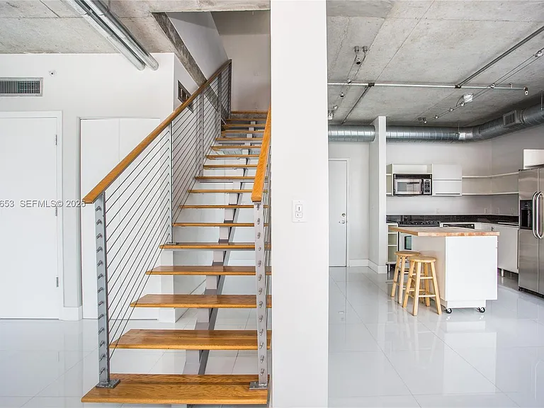 690 SW 1st Ct #Penthouse I20 — Photo 4