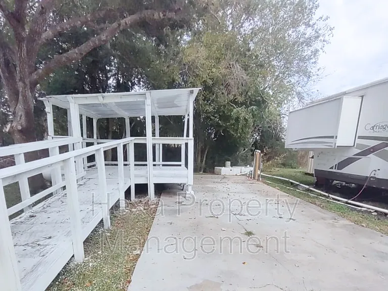 2511 FM 646 Rd N #17 — Photo 5