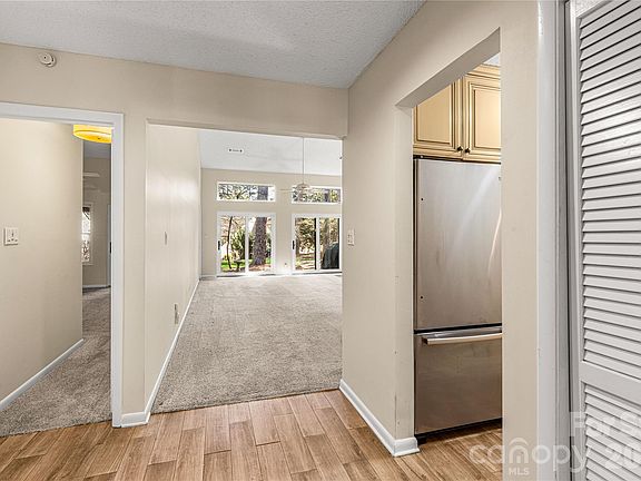 5th image of 141 Greenridge Rd