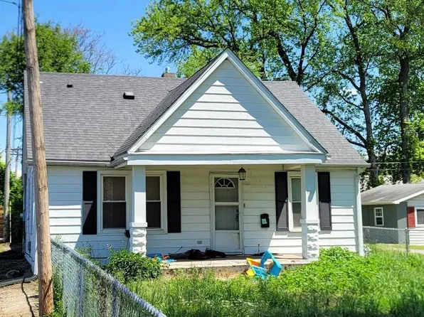 425 Chaudet Ave, Cahokia, IL 62206